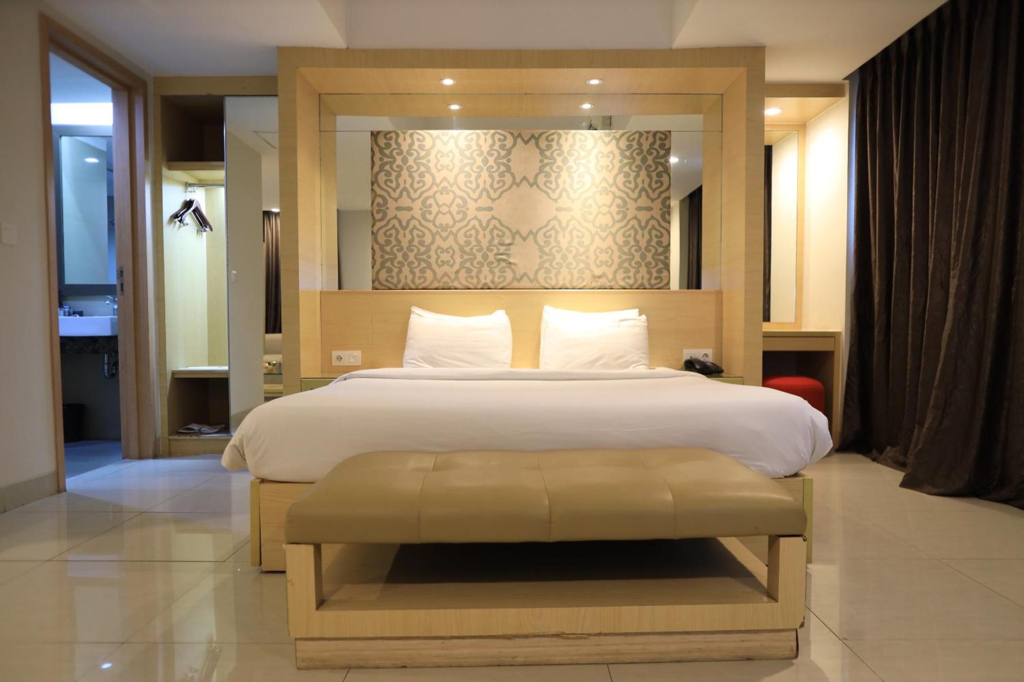 Metland Hotel Чиребон Екстер'єр фото